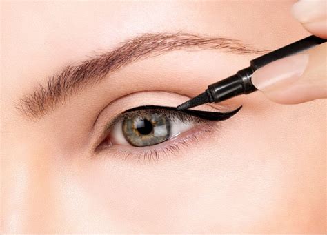 Tips for applying eyeliner | TIMETOSPA