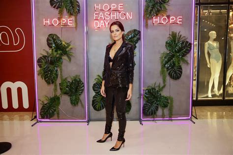 Famosas e belíssimas participam de lançamento de linha de lingerie OFuxico