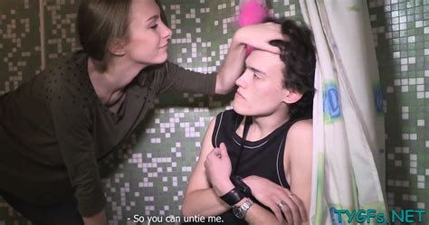 Sassy Russian Girlfriend Foxy Di Agrees To Hardocore Sex