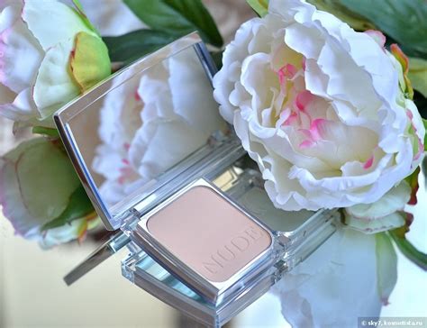 Diorskin Nude Compact Natural Glow Radiant