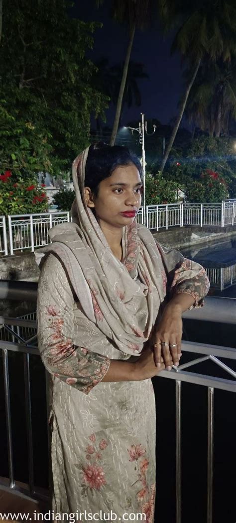 Tight Desi Bengali Bhabhi Pussy With Juicy Boobs Indian Girls Club