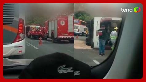 Grave acidente ônibus deixa 3 mortos coletivo levava atletas de