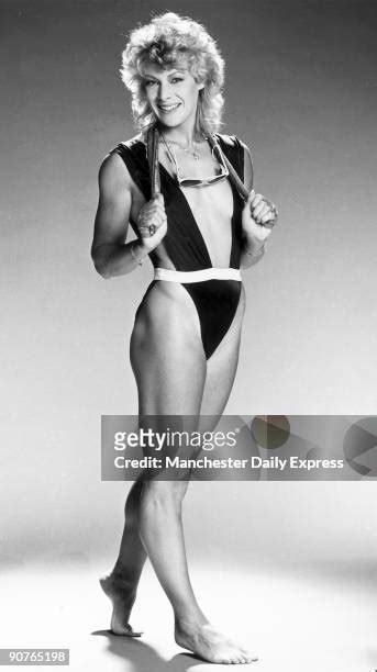 Hot Sexy Perri Lister Bikini Pics