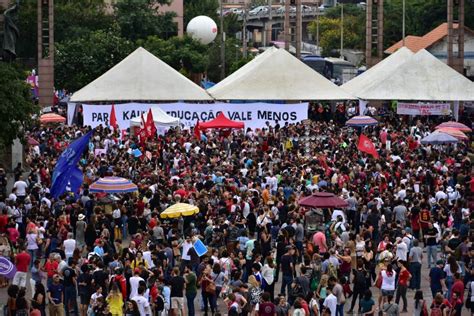 Estudantes Fazem Protesto Contra Corte Na Educa O Em Bh Minas Gerais