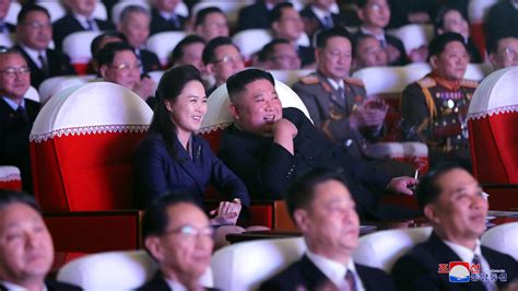 Kim Jong Un-Ehefrau wieder da: Ri Sol Ju mit erstem öffentlichen