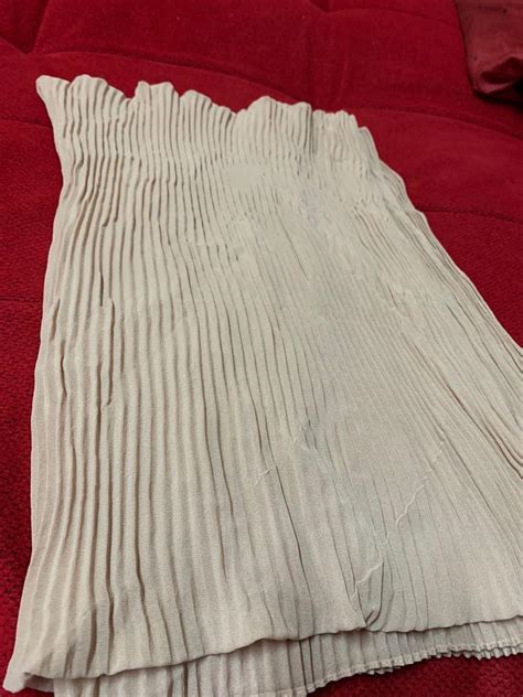 Pleated Shawl Nude Colour Women S Fashion Muslimah Fashion Hijabs On Carousell