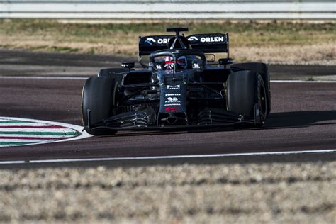 Alfa Romeo’s C39 makes track debut in test livery – Motorsport Week