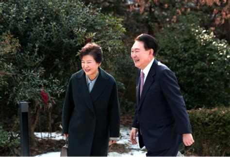 대통령실 “윤 대통령 박근혜 전 대통령에 전화로 생일 축하 메시지 전해”