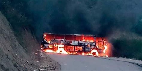 Valles Cruce Os Un Bus Que Transportaba Pasajeros Se Incendi Cerca De