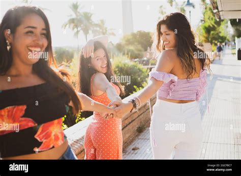 Latina mädchen Fotos und Bildmaterial in hoher Auflösung Alamy