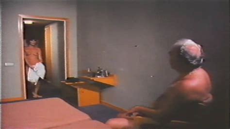 Naked Concha Valero in Situación Límite