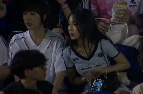 Danh tính hot girl xinh đẹp gây bão tại Mixi Cup tưởng lạ hóa ra nàng thơ quốc dân