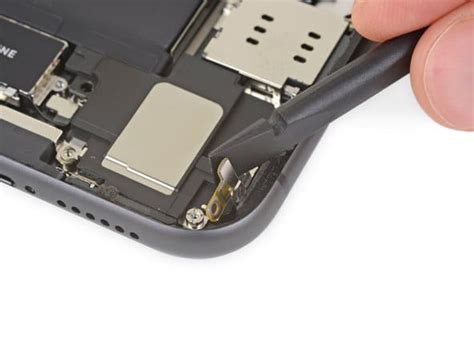 Как заменить аккумулятор iPhone 11 - пошаговые действия с фото