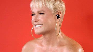 Aos Anos Xuxa Meneghel Faz Topless E Ostenta Corp O Escultural Em