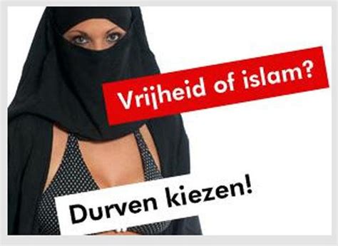 Dochter Filip Dewinter In Hoofddoek En Bikini Voor Campagne