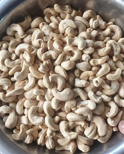 Natural Common Premium Raw Cashew Nuts Packaging Size Loose At Rs 690