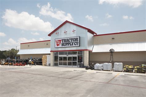 Tractor Supply Company – Visit Helotes
