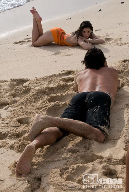 Naked Hilary Rhoda In Sports Illustrated Swimsuit 2011