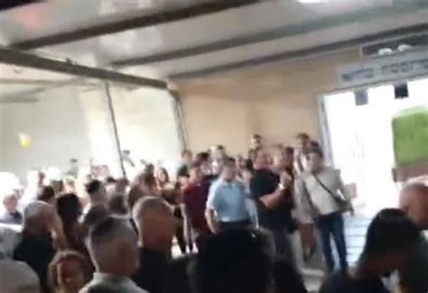 Funeral De Brasileira Morta Em Rave Pelo Hamas Re Ne Milhares De