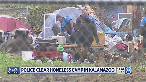 Police Clear Homeless Camp In Kalamazoo Youtube