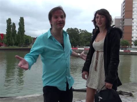 Jolie blonde à la peau bronzée baise à la plage Le meilleur du sexe français