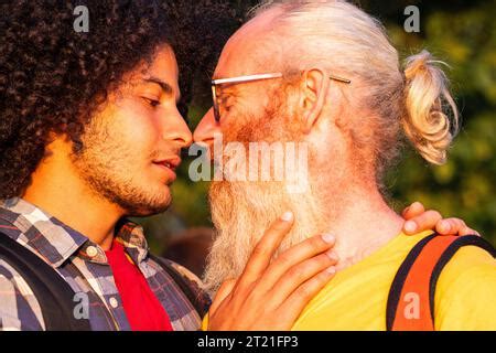 Moment Intime D Un Couple Gay Photo Stock Alamy
