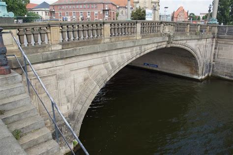 Monbijou Bridge (Berlin-Mitte, 1904) | Structurae