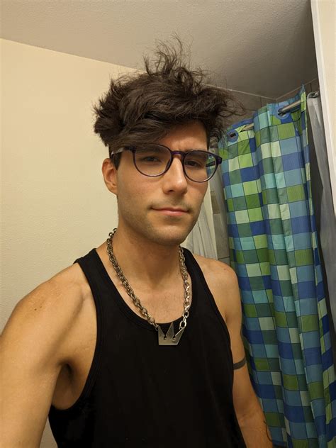 Discover more like GaymersGoneMild: Name the game that my chain is from