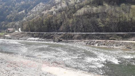 Foto Vranduk I Radovi Na Ure Ivanju Korita Rijeke Bosne I Ispred