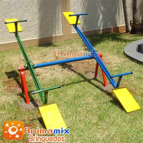 Gangorra É Um Brinquedo Que Consiste - Animamix Brinquedos - Gangorra Infantil Dupla assento em madeira