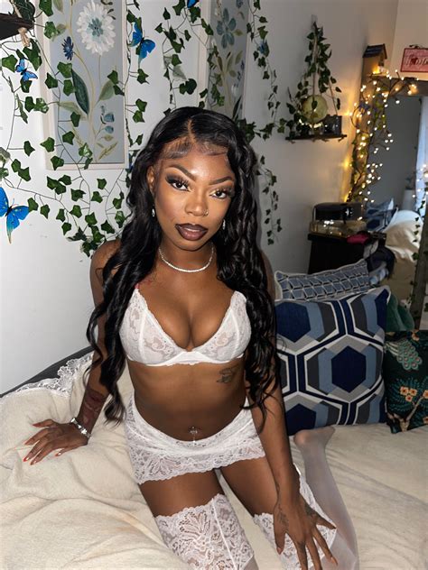 sisiluvsu 🔥 Stunning Mature Beauty WIth Exclusive OnlyFans Content