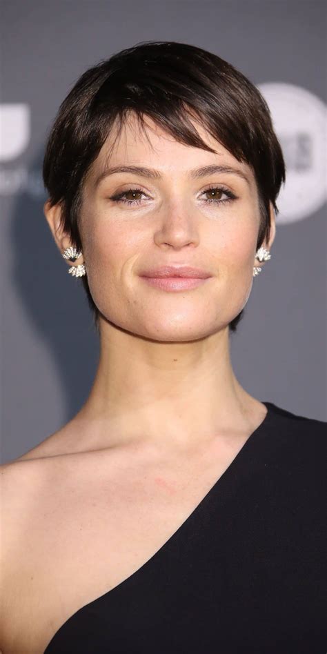 How to choose from the best mature womens haircuts today 16