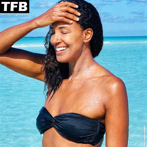 Ella Thomas Nude OnlyFans Leaks Fappening FappeningBook