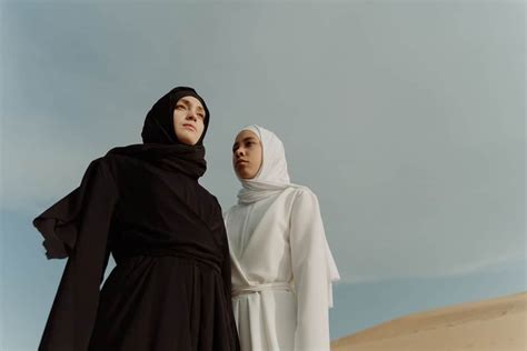 7 Stylish Abaya Styles For Every Occasion: What's Trending Now