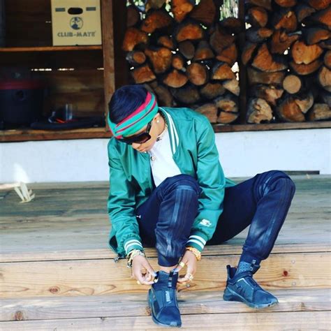 Rapper Dej Loaf Assina Batom Nude Pra M A C