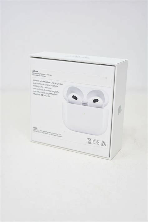 Apple Airpods 3rd Generation with MagSafe Wireless Charging Case ...