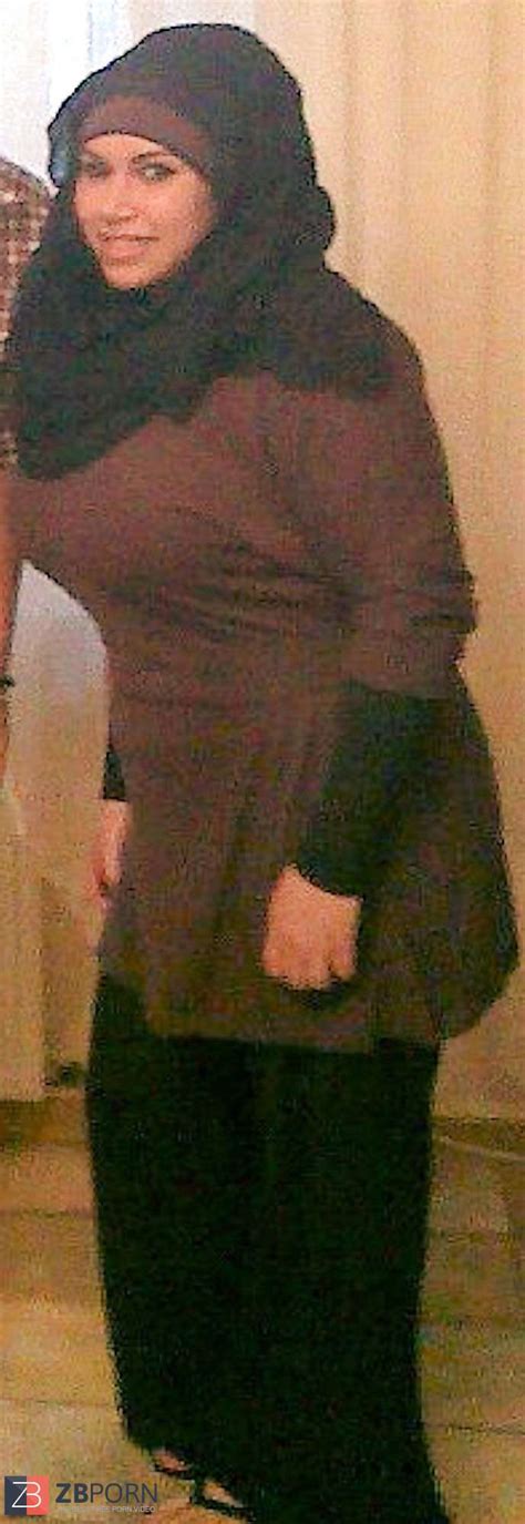 Arab Chick With Yam Sized Torso ZB Porn