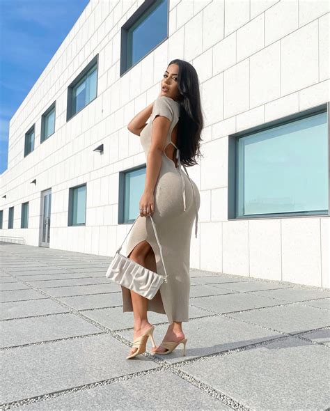Aneeqa farid : r/Nicedress