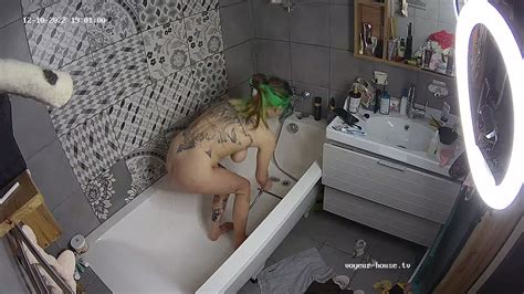 Watch Shower Girl Lita Evening Shower Dec10 22 Naked People With Swera Jaxon In Front Yard