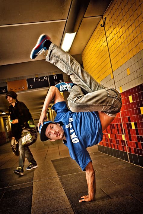 breakdance creative movement