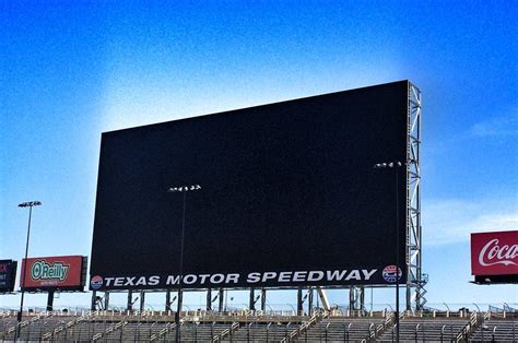 Big Hoss The Worlds Biggest Hd Tv Screen Debuts At Texas Motor