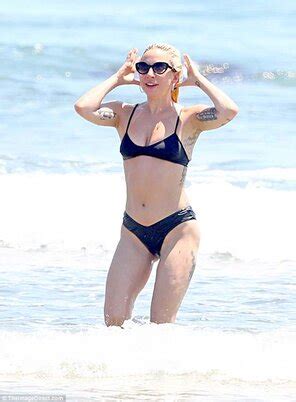 LADY GAGA Lady Gaga Topless 1 01FMZ9CD900FRT1N7Q57WWGBV5 640x0 Porn Pic