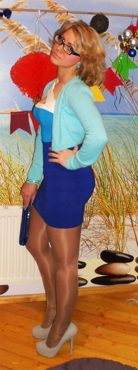 Bespectacled Blonde Porn Pic