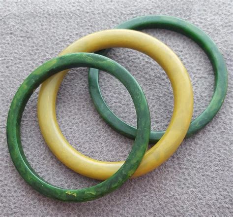 3 Marbled Bakelite Bangles 2 Green 1 Yellow Toinettes Vintage