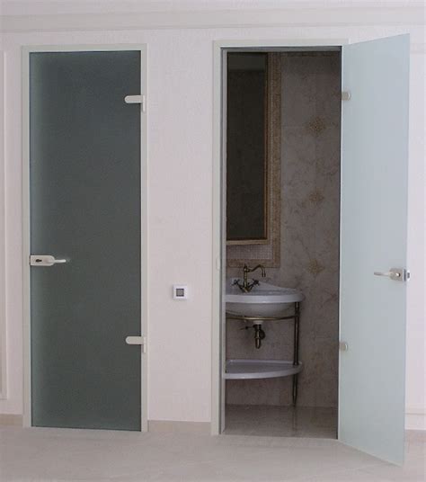 Как выбрать влагостойкие двери для ванной комнаты — виды и особенности ...