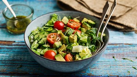 Avocado Salat Mit Gurken Und Cherrytomaten