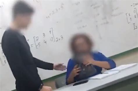 Aluno D Esponja De A O Para Professora Negra Veja V Deo