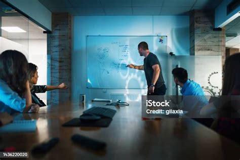 Board Room Meeting Stock Photo - Download Image Now - Blue, Strategy ...