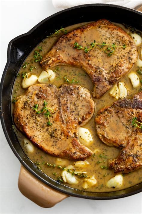 Pan Fried Pork Chops With Pan Sauce The Cozy Cook