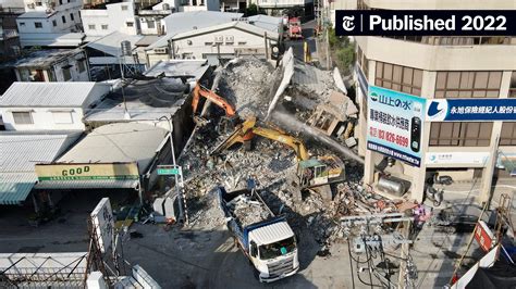Powerful Earthquake Strikes Taiwan, Killing at Least 1 - The New York Times